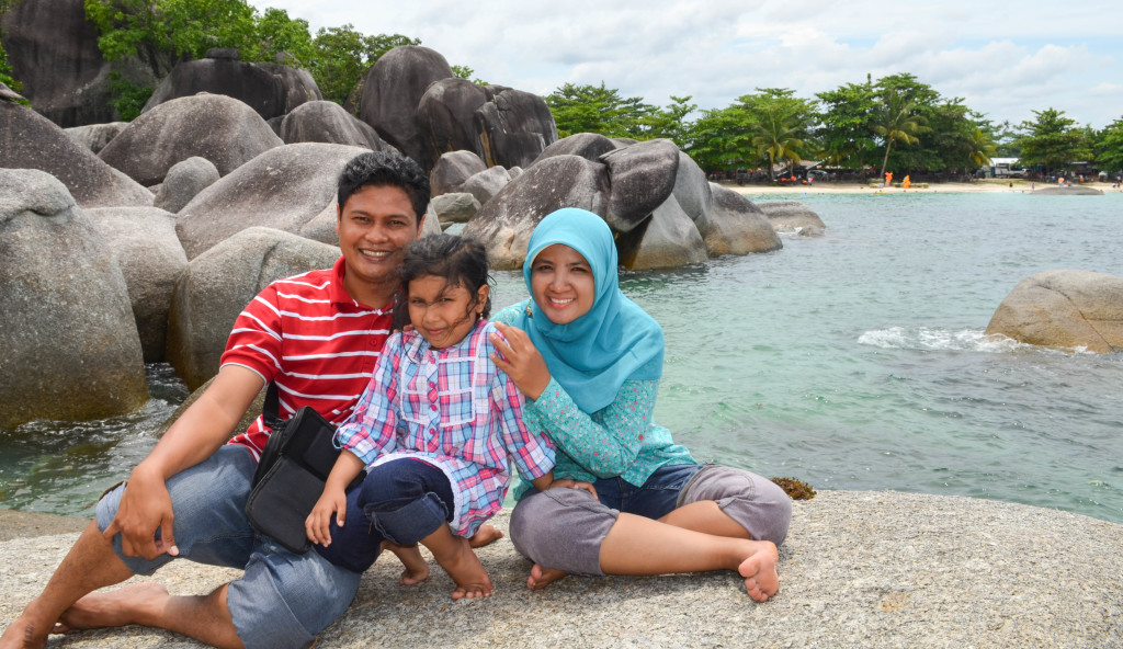 kami di pantai Tanjung Tinggi, Belitung :)