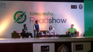 ketiga narasumber Tokopedia Roadshow di Semarang