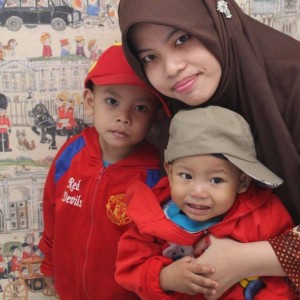 Ernawati Lilys and her sons