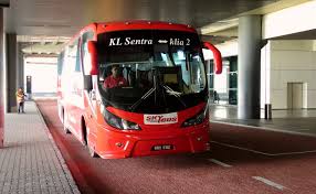skybus, salah satu jenis shuttle bus yang dapat digunakan sebagai transportasi dari dan menuju KLIA
