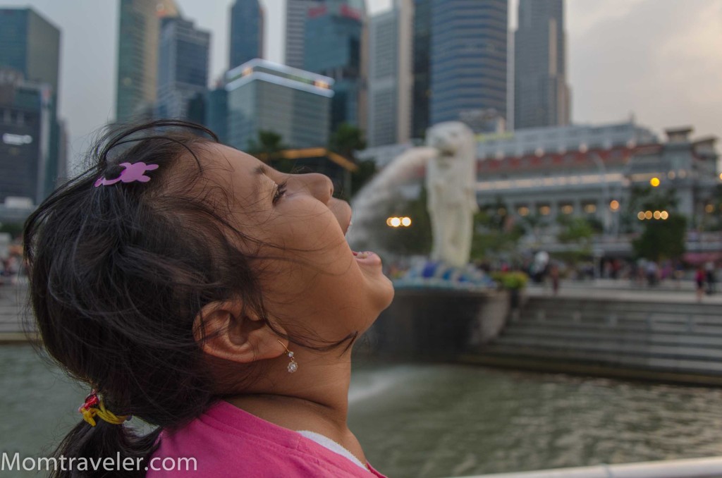 Nadia ketemu sama Merlion :)