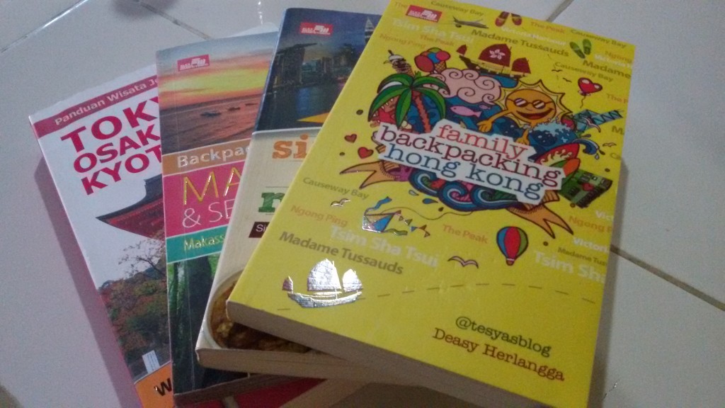 beberapa buku panduang traveling yg bisa membantu kita menyusun itinerary