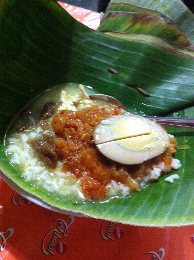 sepiring nasi ayam yg endeesss....