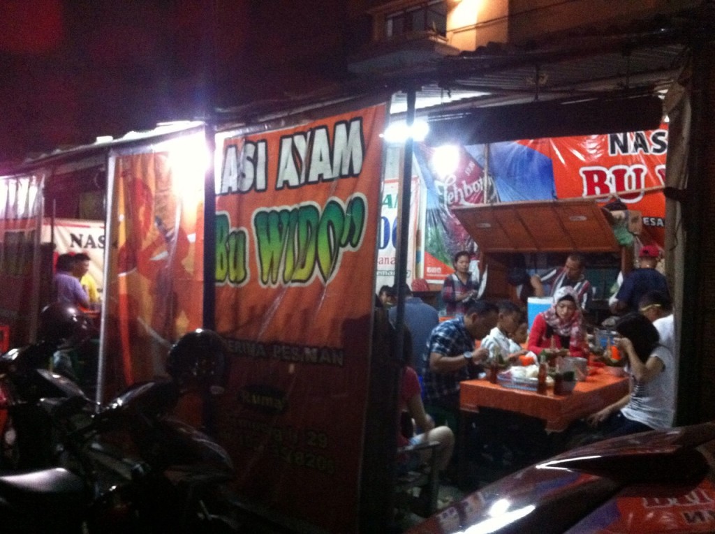 warung nasi ayam bu Wido