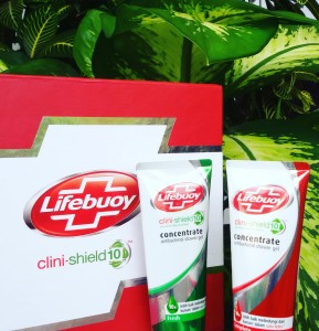 daripada berbagi kuman, mending kita berbagi Lifebuoy Clini-Shield 10 aja yuk