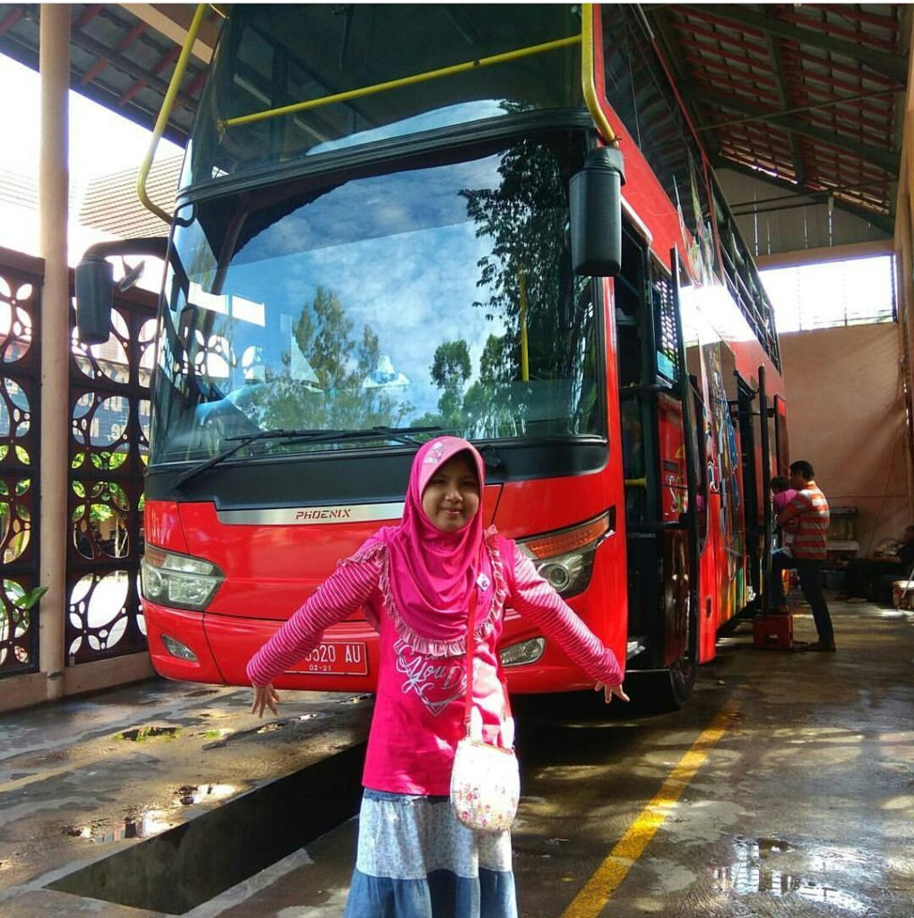 Bus wisata Werkudara